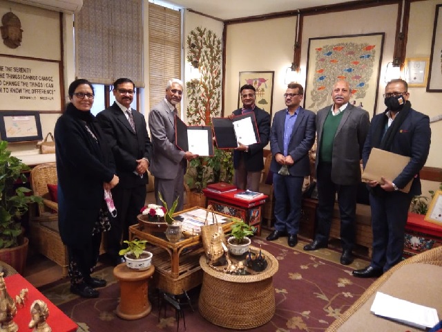 TRIFED and IFFDC sign MoU to promote livelihood generation of tribal people